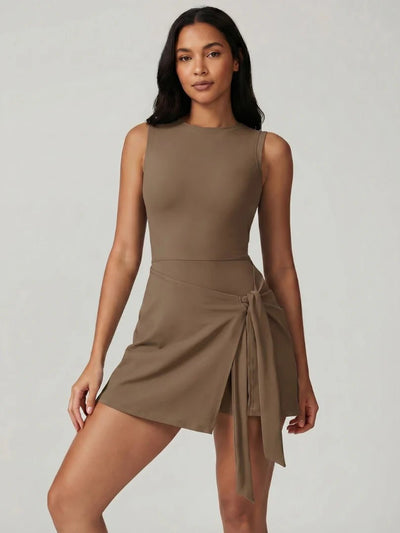 CARYS SLEEVELESS WRAP TENNIS DRESS - Lavesna